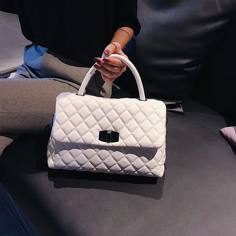 Chanel Style Diamond Pattern Shoulder Bag for Women