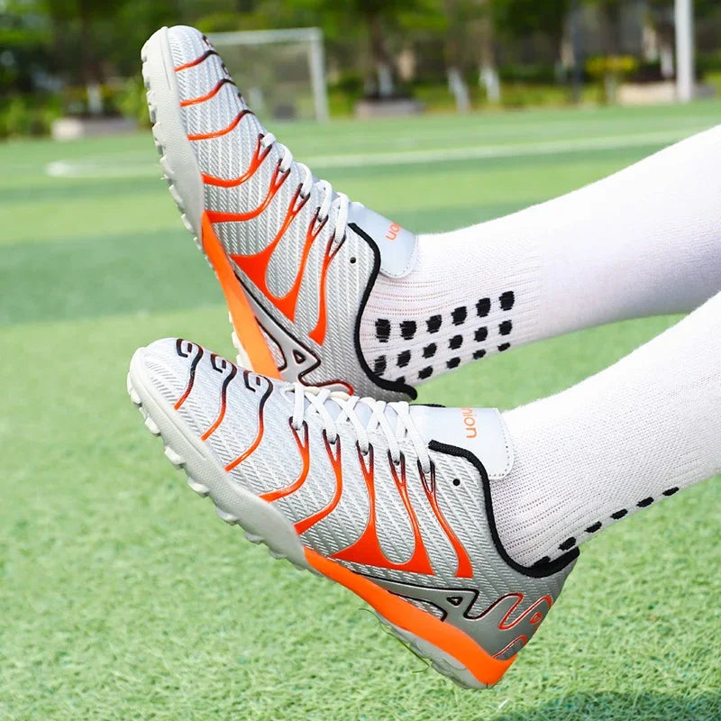 Men Soccer Shoes Adult Kids Futsal Boys Ultralight Soccer Cleats Professional Football Boots Top Quality Grass Training