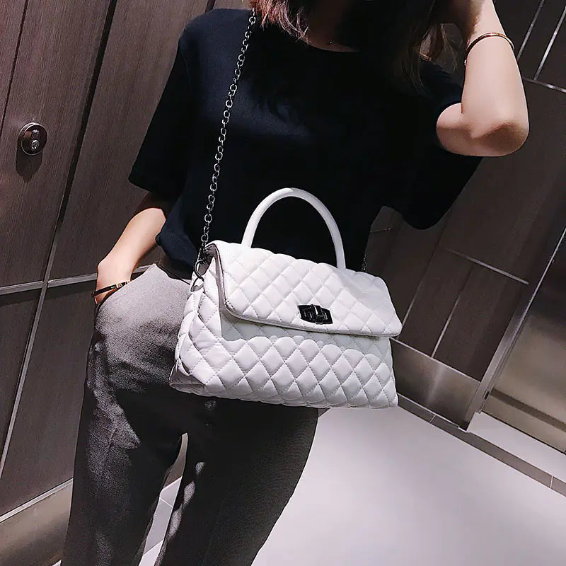 Chanel Style Diamond Pattern Shoulder Bag for Women